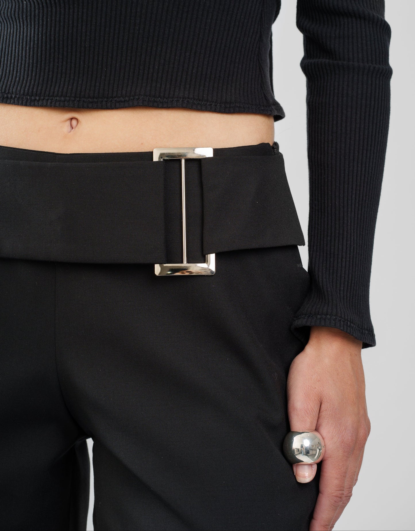 Hose mit breitem, abnehmbarem Schnallengürtel